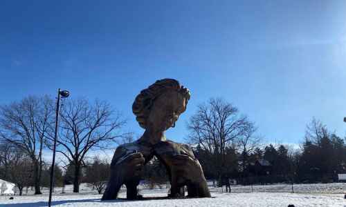Towering sculptures worth the day trip to this Illinois arboretum