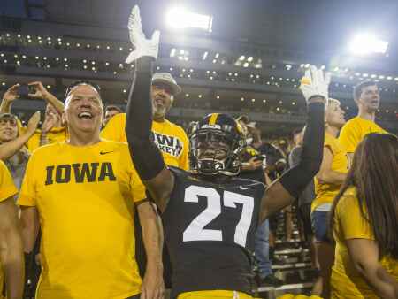 Iowa football podcast: First look at 2022