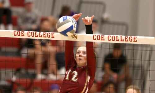 Photos: Coe volleyball sweeps Cornell