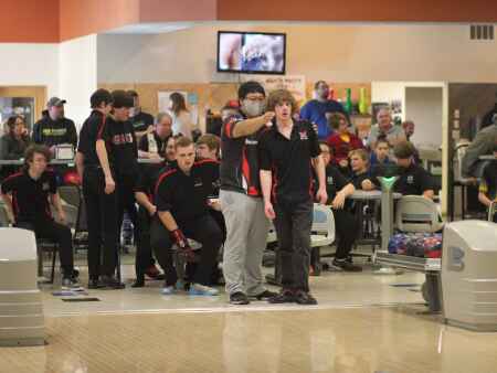 PBA Tour bowler teams up with his dad to coach at Monticello