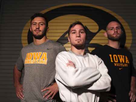 They’re all back: Hawkeyes return starting lineup to defend title