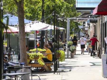 Government Notes: Iowa City expanding where sidewalk cafes allowed