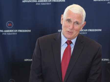 Pence again criticizes Linn-Mar transgender student policy during latest Iowa swing