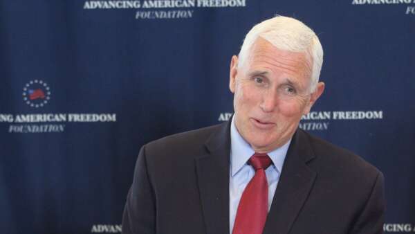 Pence again criticizes Linn-Mar transgender student policy during latest Iowa swing