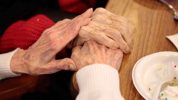 Care issues scuttle sale of Iowa nursing homes