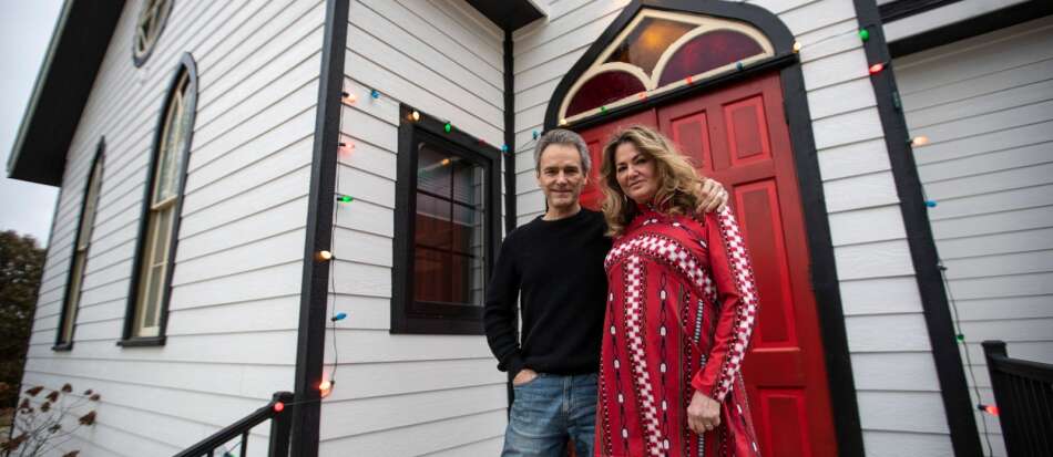 Iowa TV news couple convert church into Airbnb near Galena