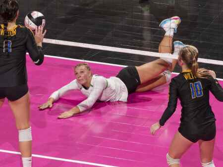 Osage serves Wilton out of 2A state volleyball field