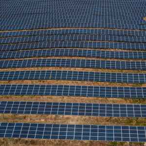 Iowa Utilities Board preapproves solar projects for first time