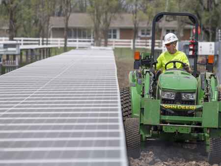 MidAmerican takes over 150-megawatt solar project in Johnson County