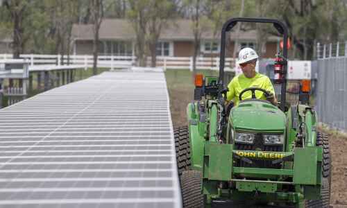 MidAmerican takes over 150-megawatt solar project in Johnson County