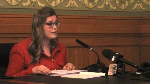 Iowa Gov. Reynolds’ education director pick praised, criticized during public hearing