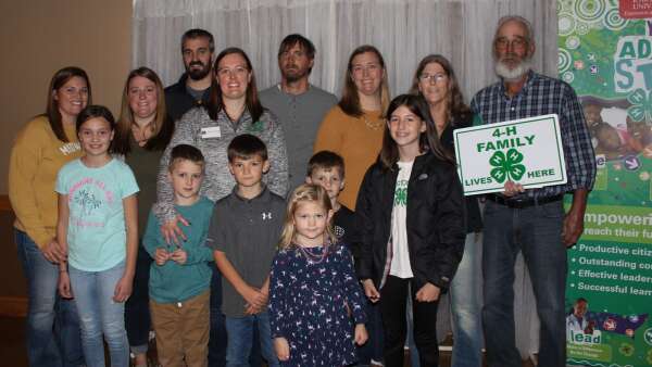 Washington County names Steve and Pam Davis family the 4-H Family of the Year
