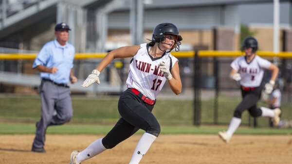Linn-Mar makes another statement, closes MVC at 28-2