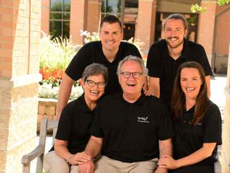 Cedar Rapids-based HappyGram card delivery service sends smiles to seniors