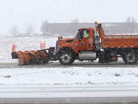 Snow and ice expected Tuesday in Eastern Iowa to make travel treacherous