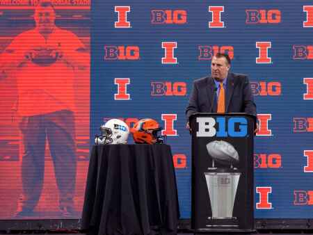 Iowa's Illinois recruiting battle to heat up against Bret Bielema