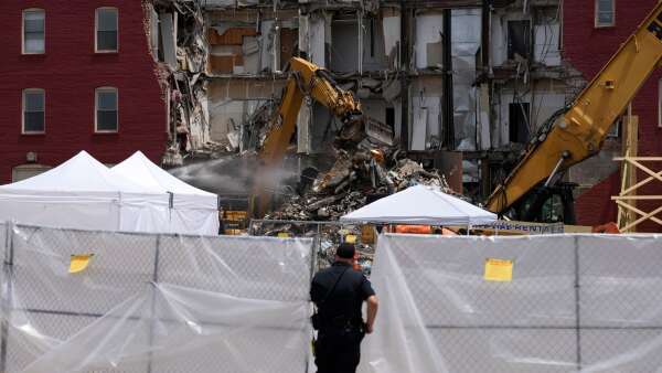 Reynolds asks White House for help after partial building collapse
