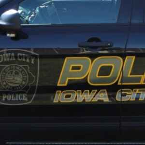 One dead in Iowa City crash