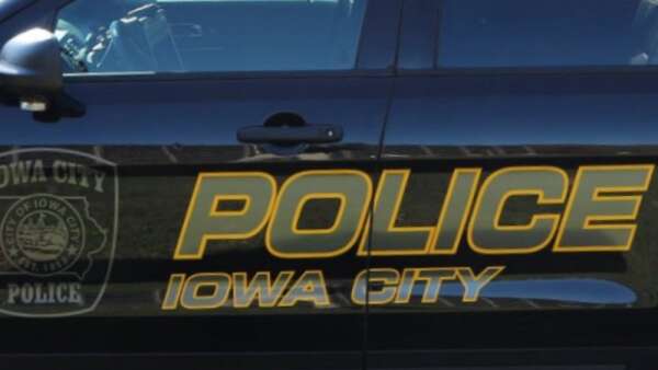 One dead in Iowa City crash