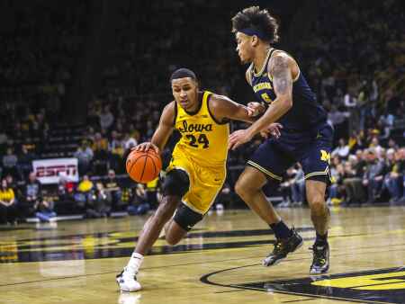 Hawkeyes knock off Michigan in overtime, 93-84