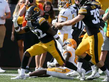 Hlas: Hawkeyes’ depth rises to surface