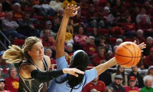 Efficient Ashley Joens paces Iowa State in win over Columbia