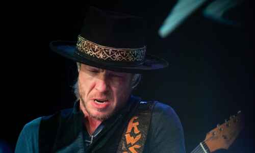 Bluesman Kenny Wayne Shepherd ready to rock in Dubuque