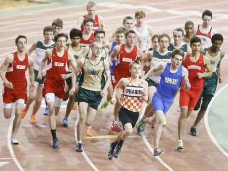 Akers tunes up with win in 60-meter dash