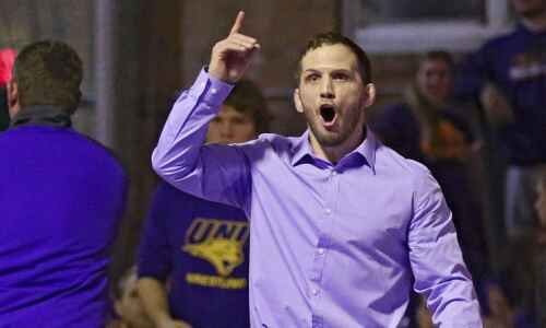 UNI wrestling bounces back with win over Oklahoma