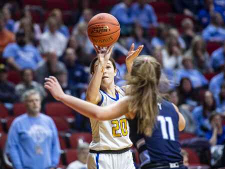 Girls’ state basketball photos: Benton vs. Des Moines Christian in 3A quarterfinals