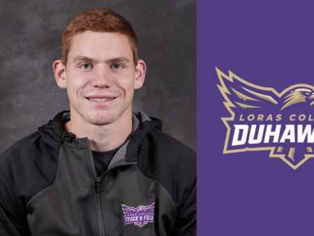 Loras’ Mike Jasa back on the Drake Relays winner’s stand