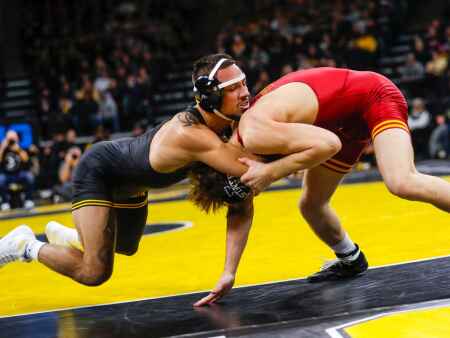 Iowa State wrestlers primed for long-distance showdown with Utah Valley