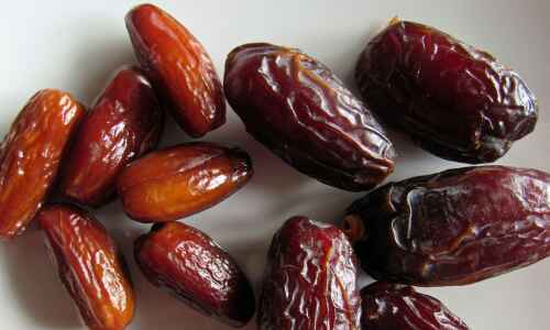Dates can easily go from savory to sweet