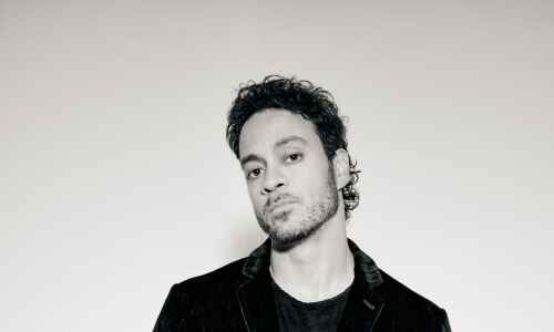 Amos Lee bringing new soundscape to Iowa City concert