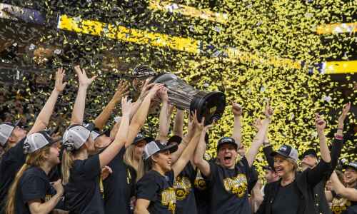 Photos: Iowa dominates Ohio State for Big Ten tournament championship