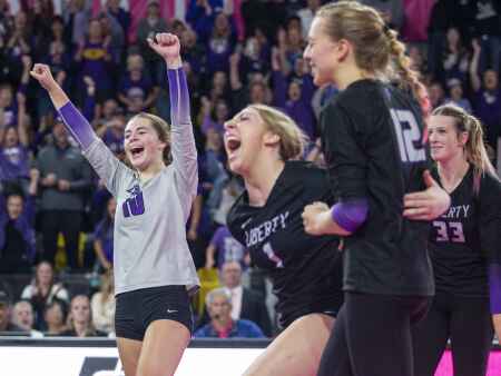Iowa City Liberty wears the crown in Class 5A volleyball