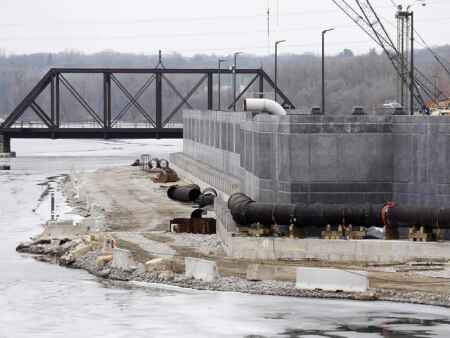 Low risk of major flooding along Cedar, Iowa rivers