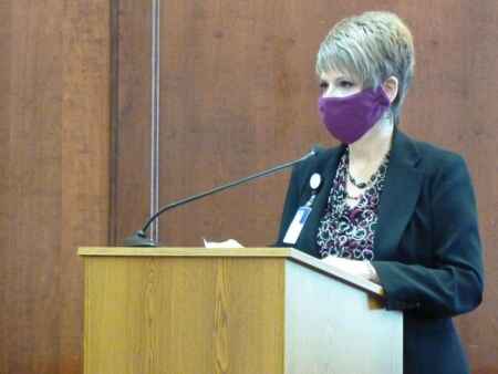 Muscatine County attorney says Iowa mayor exceeded authority in issuing mask order