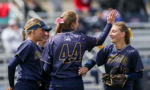 Mount Mercy softball shows heart in conference tournament win