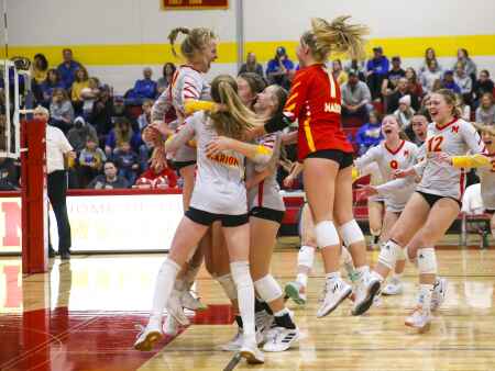 Marion sizzles early, sweeps Benton to advance to state volleyball