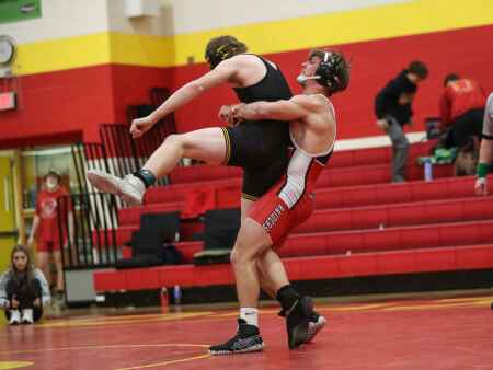 Wrestling notes: 2A No. 7 Williamsburg sees steady improvement after early unknowns