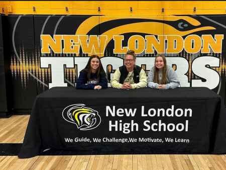 New London duo sign for college volleyball