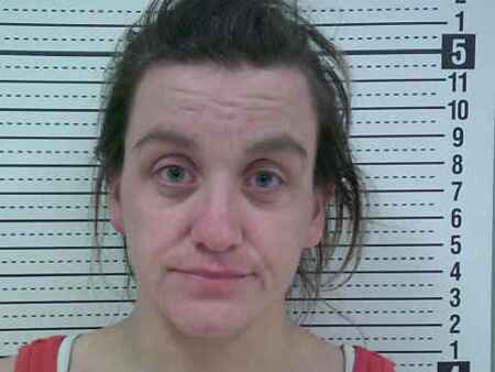 Sumner woman accused of leaving two kids in “unlivable” home