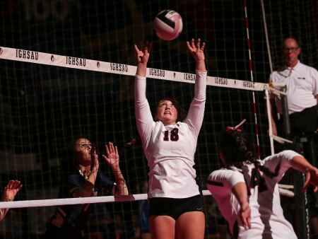 Iowa high school state volleyball: Monday’s scores, stats and more