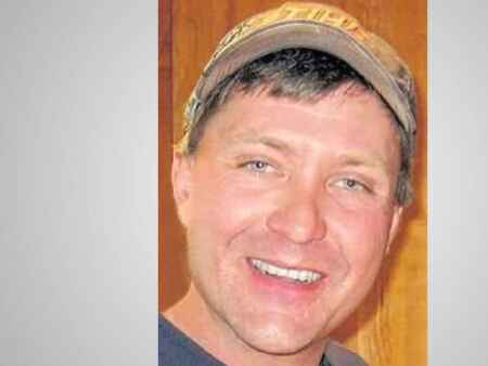 Divers recover body of Vinton man who fell through ice while fishing