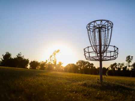 Disc golf courses in Hiawatha and C.R. get new life