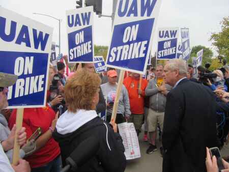 U.S. ag secretary lends support to striking Deere workers