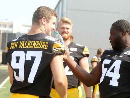 Zach VanValkenburg learning to own leadership role at Iowa
