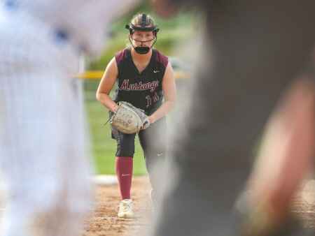 Mount Vernon rolls back to state softball