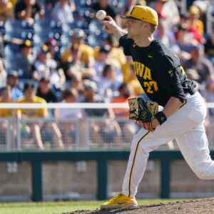 Langenberg throws a beauty to lead Iowa to Big Ten title game